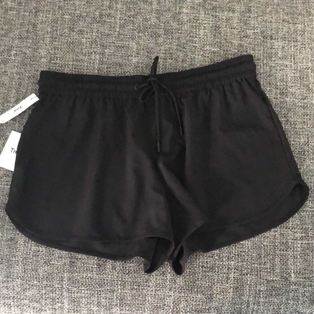New w/tags Aritzia Alayli running shorts small